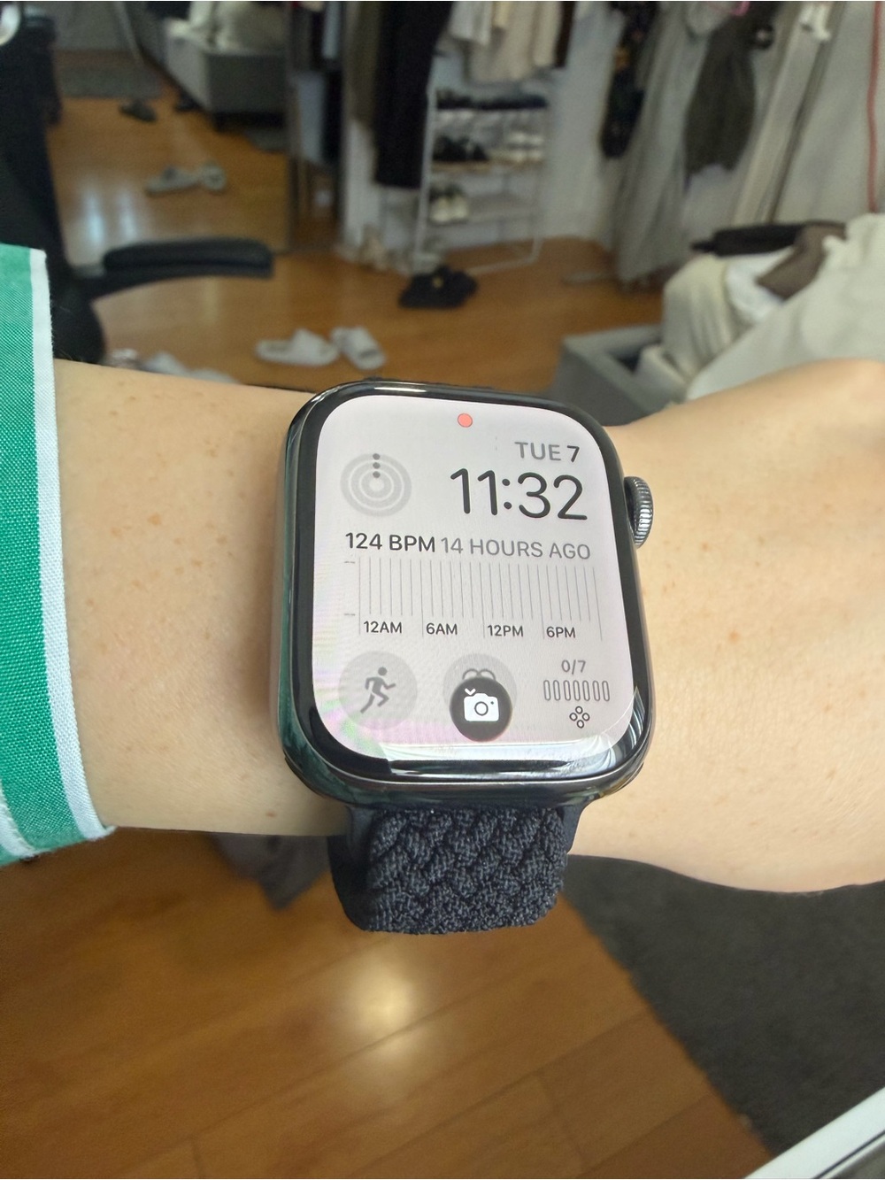 Apple Watch 9 series 41 mm like new - Picture 3 of 8